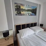 Amadeus Apartamento *
