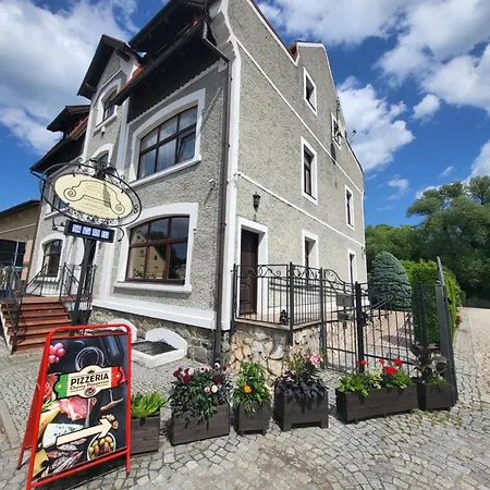 Amadeus & Trattoria Matteo E Raffaello Апартаменты *