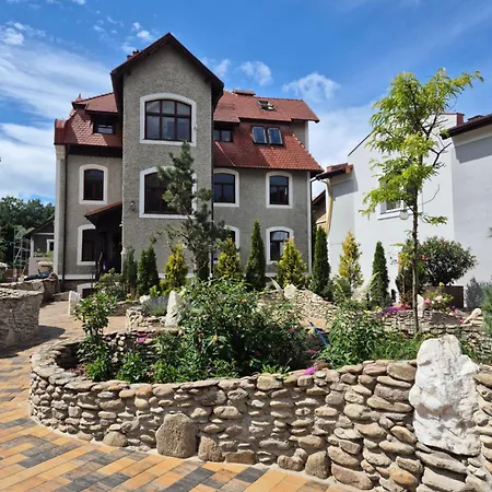 Amadeus & Trattoria Matteo E Raffaello Апартаменты Строне-Слёнске