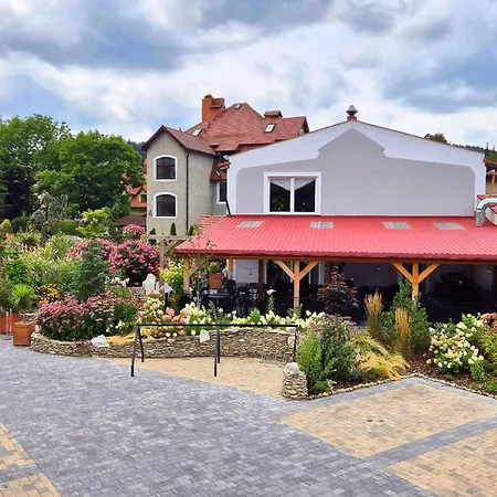 Apartament Amadeus & Trattoria Matteo E Raffaello *
